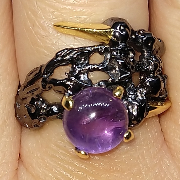 Jewelry - Cool natural amethyst sterling claw artistic ring